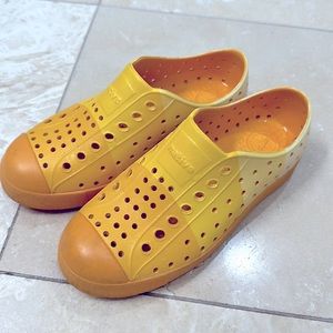Native shoes yellow size 13